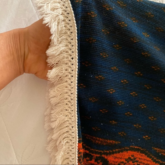 Sweater/Shaw blue/orange w/cream fringe OSFM - Picture 3 of 6